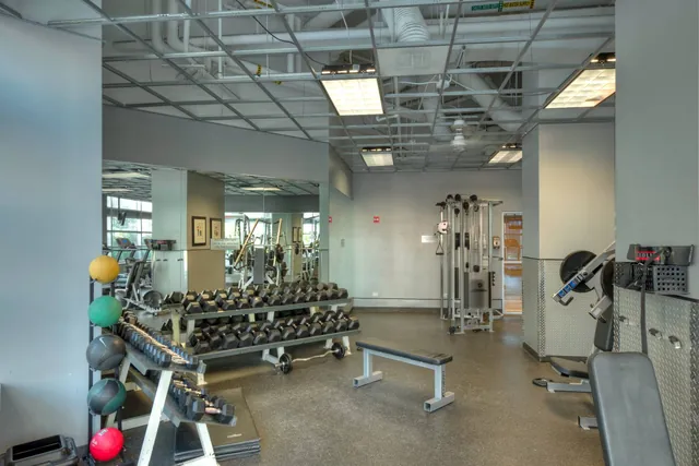 Grand Plaza club floor — fitness center, the 9th-floor amenity level at 545 N Dearborn, Chicago